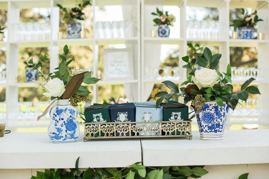 blue chinoiserie wedding decor