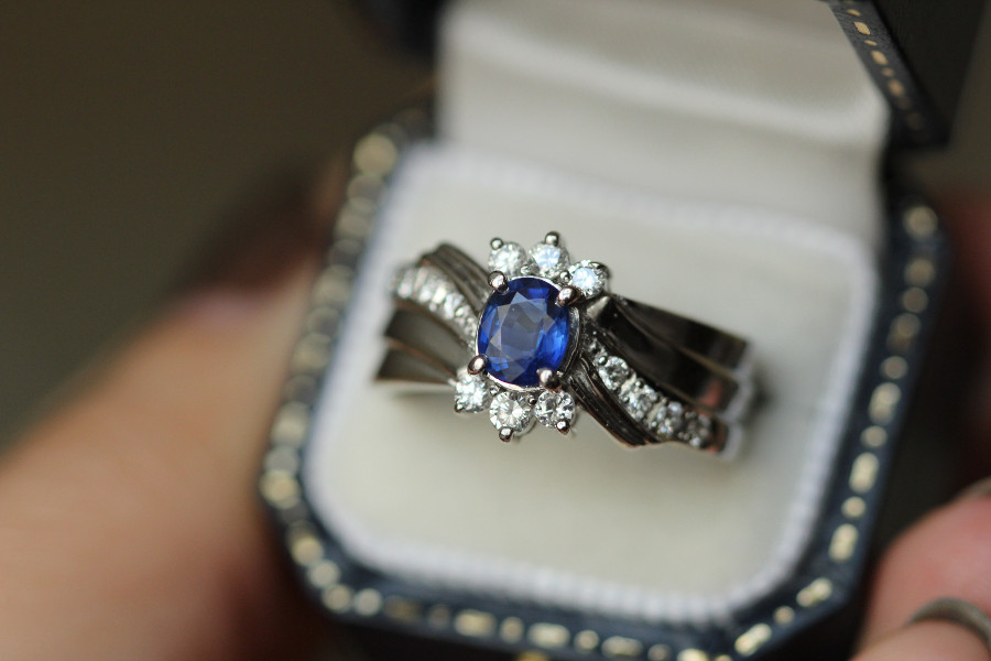 Sapphire engagement ring inspired by the British royal family