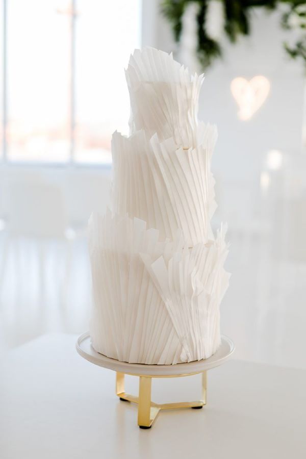 Textured 3 tier white wedding cake